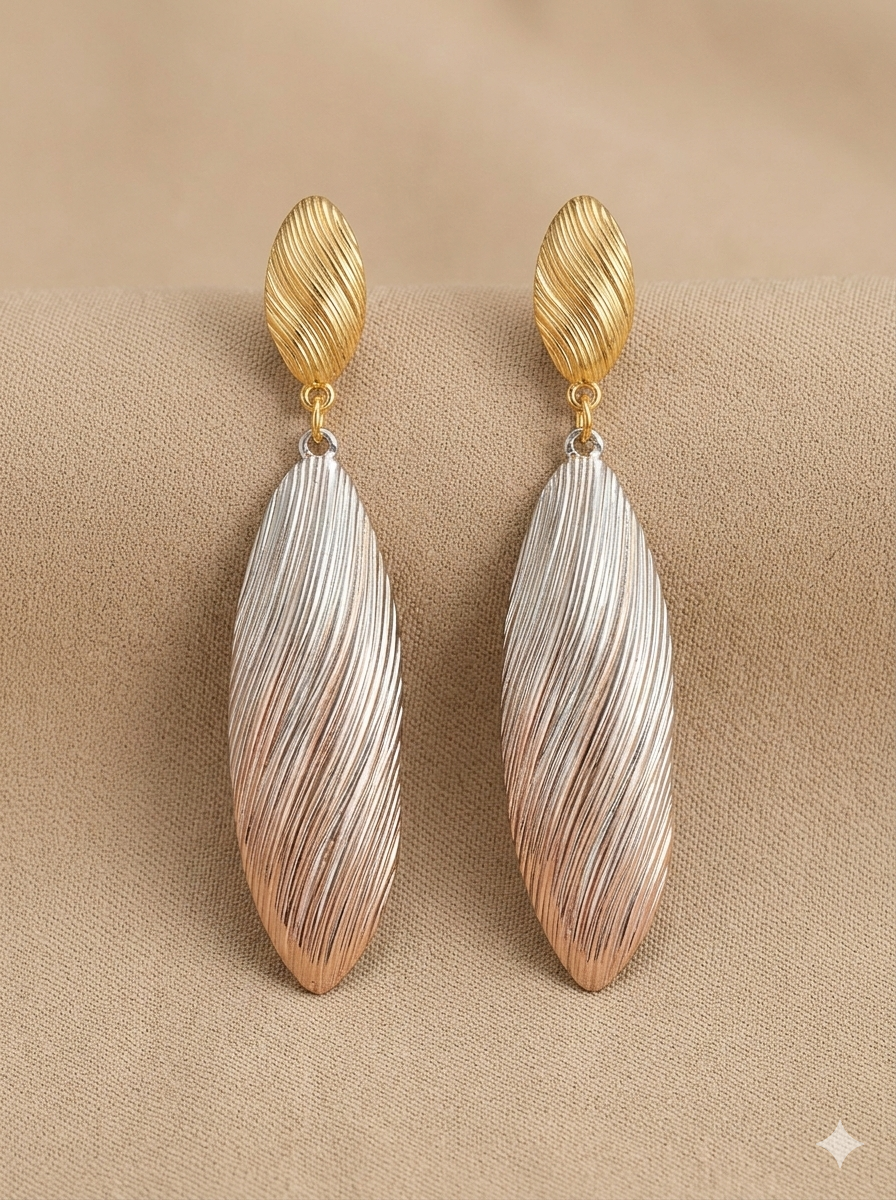 Éclat Feather Earrings