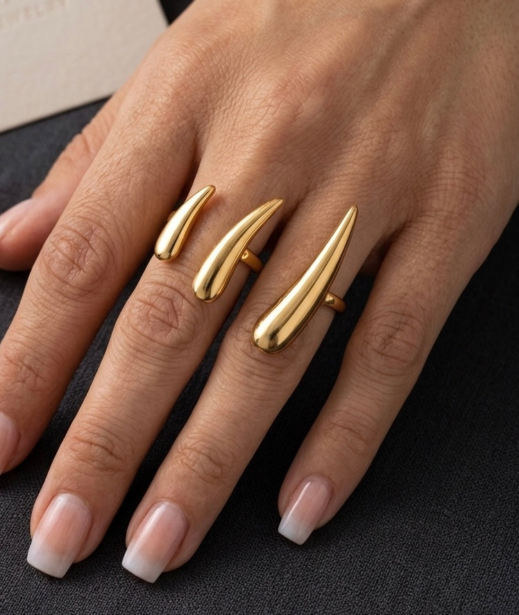 Les Trois Gouttes Ring