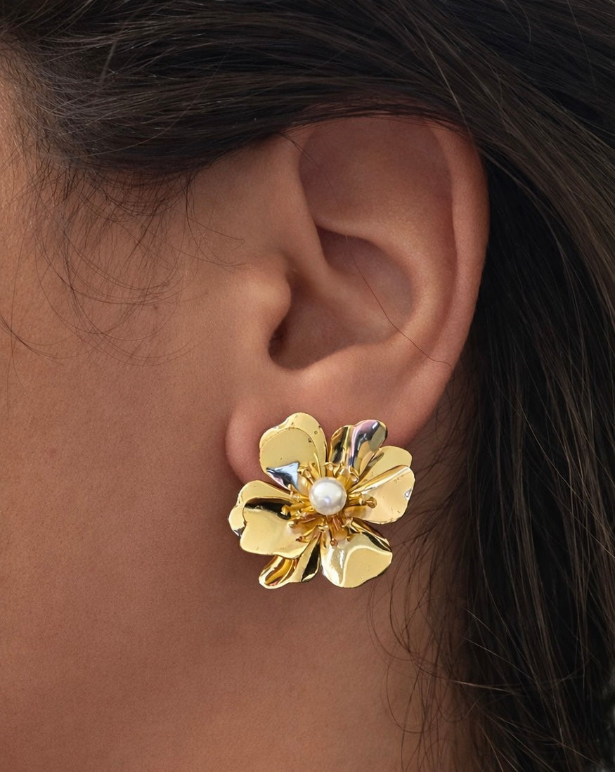 Pearl Flowery Golden Earrings